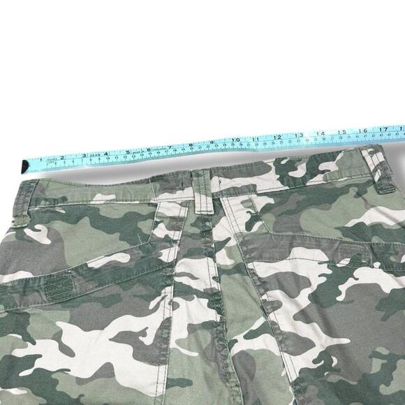 Levi's Signature Women’s Cargo Pants Camouflage Canvas Straight Leg Taper Casual - Picture 9 of 10